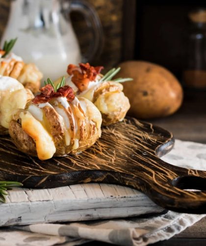 baked-potatoes-with-bacon