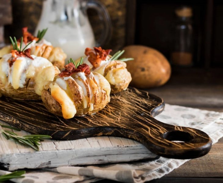 baked-potatoes-with-bacon